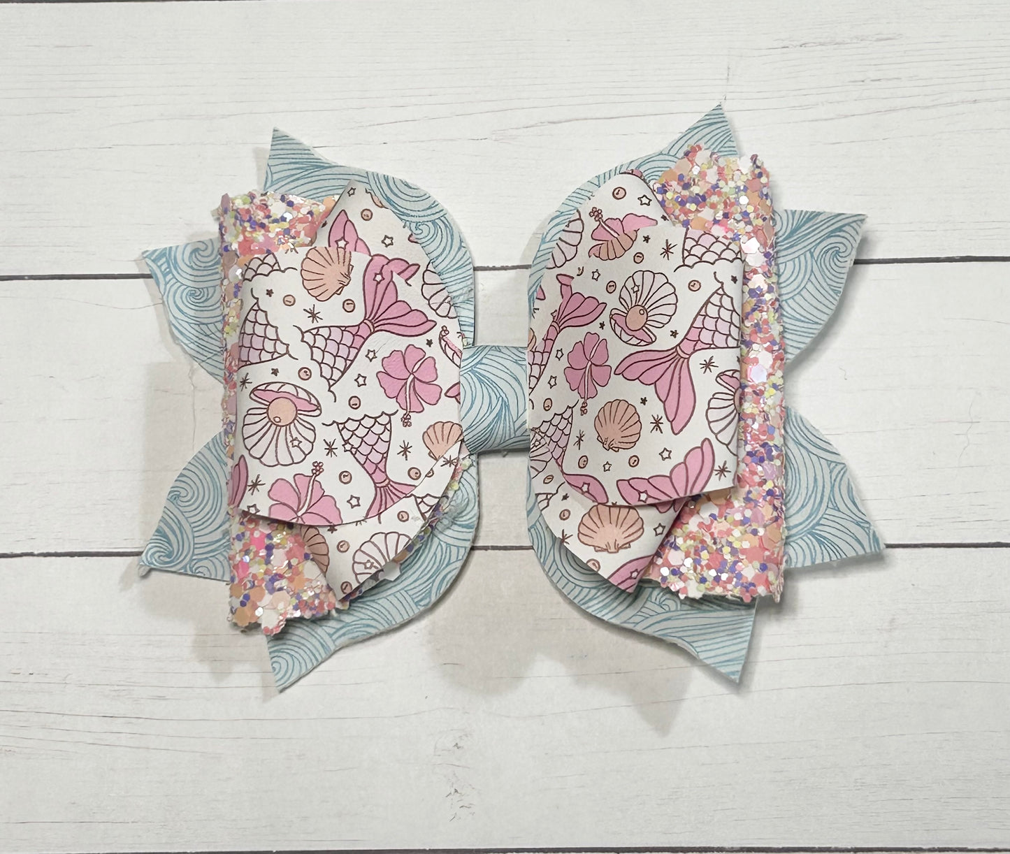 Mermaid l Tails and Shells Hair Bow Clip